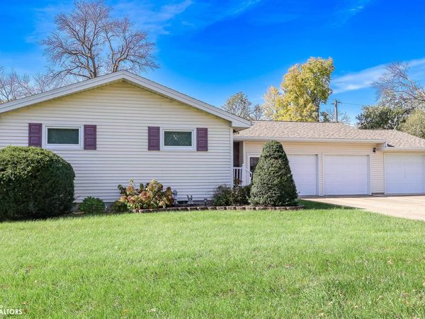 1002 9th Street S, Humboldt, IA 50548
