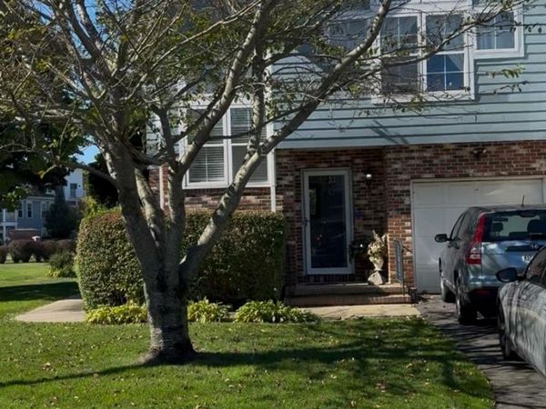20-22 Broadlawn Drive, Central Islip, NY 11722