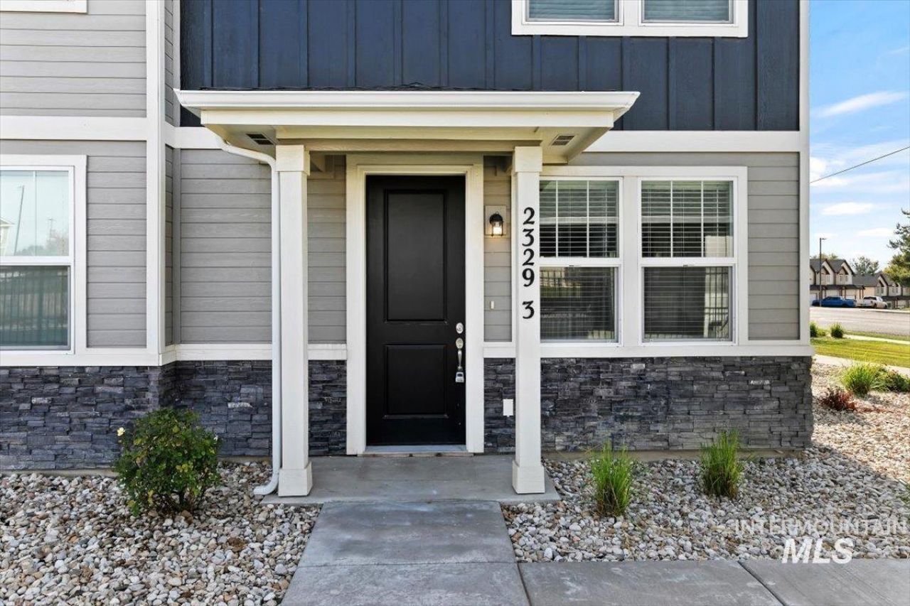 2329 E Spice Loop primary photo