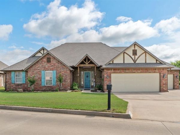 2528 E Bradley Street, Shawnee, OK 74804