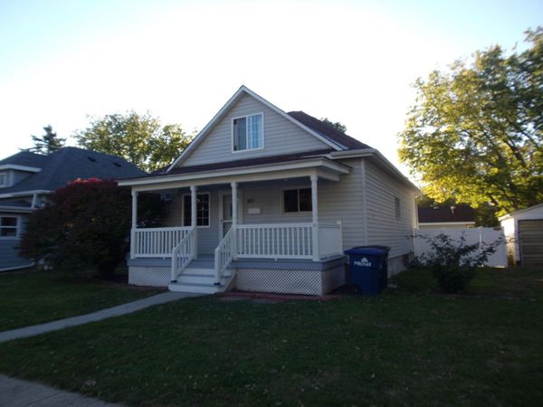 611 N Wisconsin St, Mitchell, SD 57301
