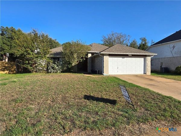 16405 Lone Wolf Drive , Leander, TX 78641