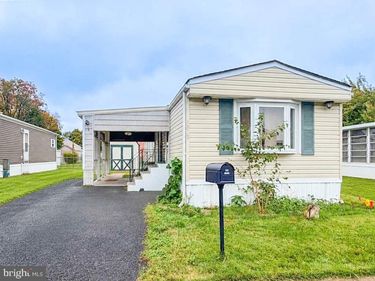 9813 LAWSON DRIVE , MORRISVILLE, PA 19067
