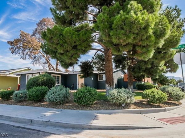 836 N 21 st Street , Las Vegas, NV 89101