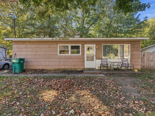 2905 Fielding Drive, Lansing, MI 48911