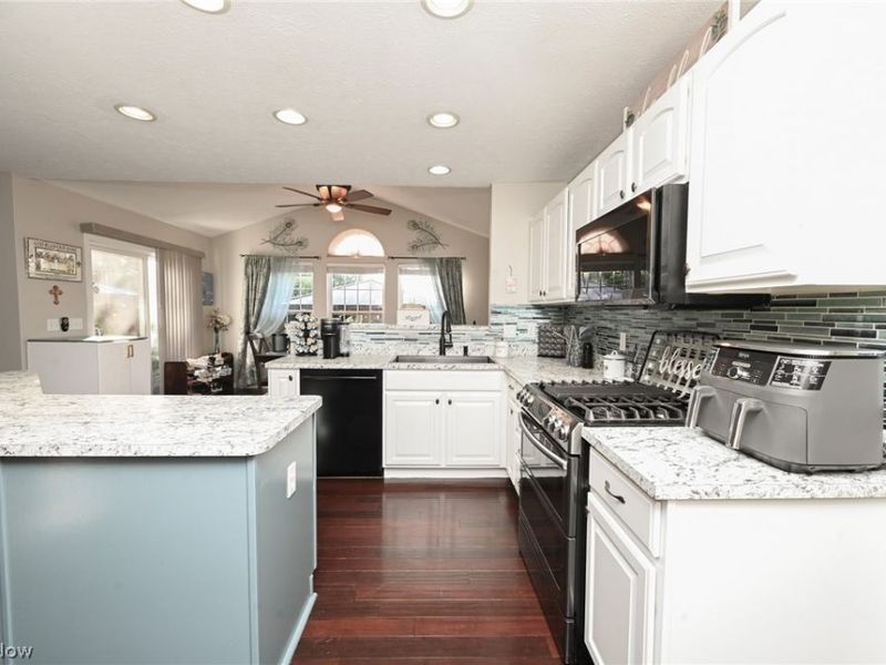 5264 Otten Road, North Ridgeville, OH 44039 Photo 3