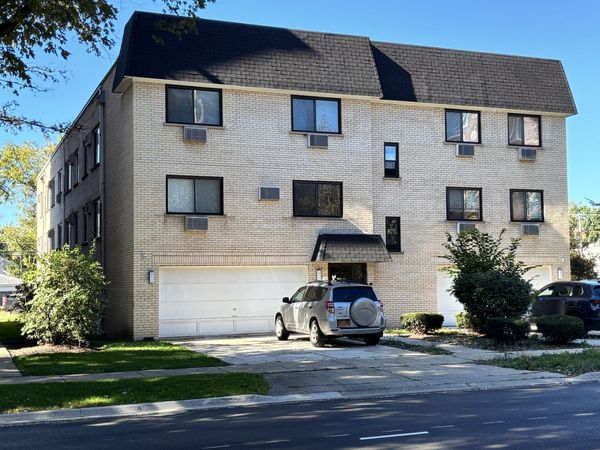 800 Graceland Avenue, Unit 203, Des Plaines, IL 60016