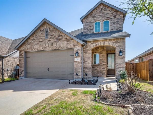 1520 Gelding Drive, Aubrey, TX 76227
