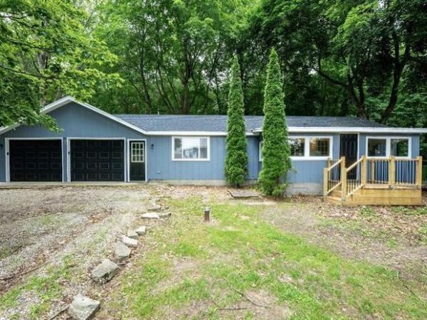 8324 Je-NE-Be Drive NE, Rockford, MI 49341