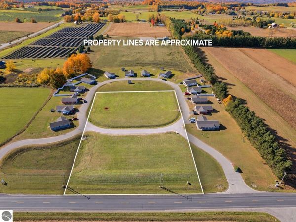 7841 Justice Way S, Traverse City, MI 49684