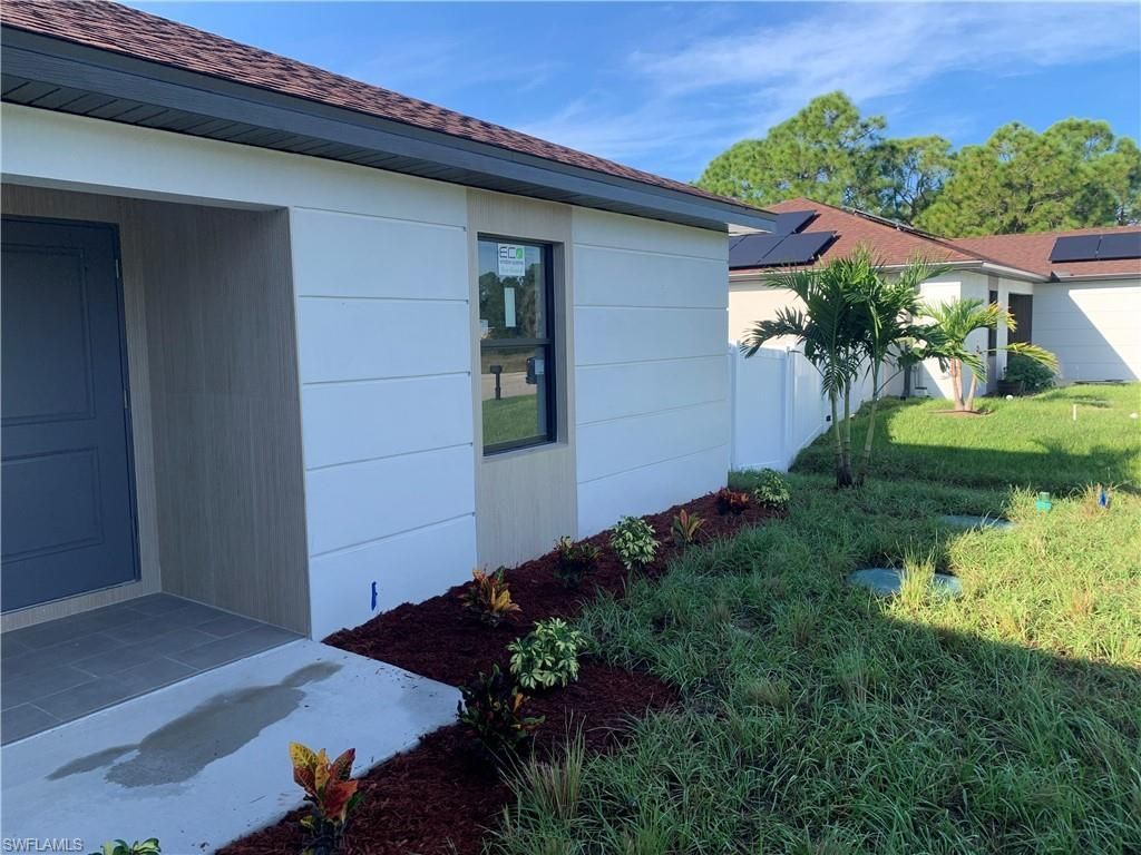 1120 Fontana St E, Lehigh Acres, FL 33974 Photo