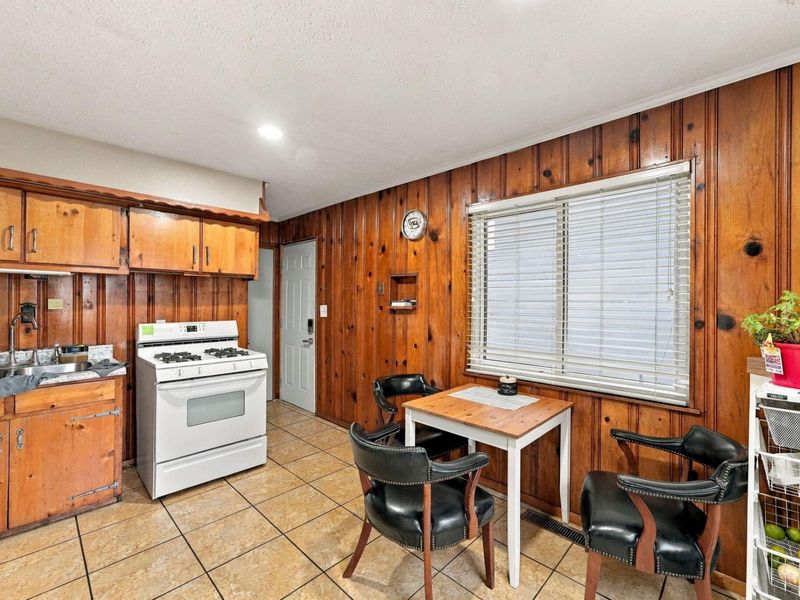 1572 Myrtle Avenue , Columbus, OH 43211 Photo 11