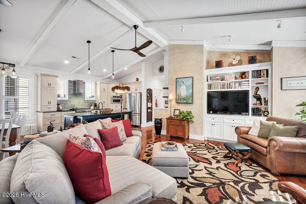 506 Quarter Master Drive Photo 24