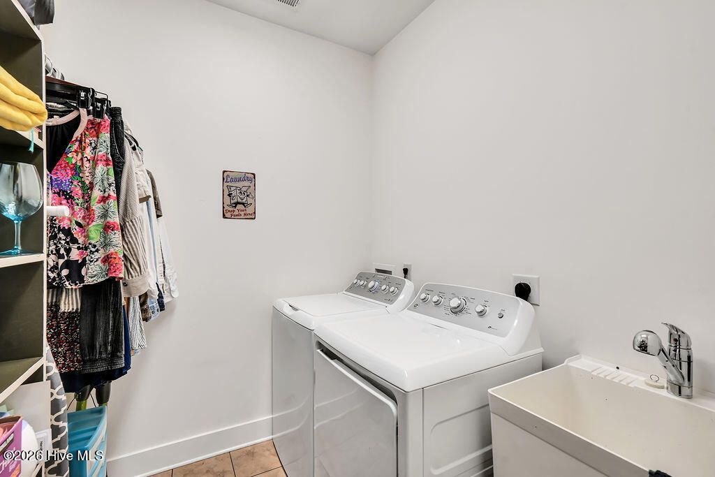 506 Quarter Master Drive Photo 27
