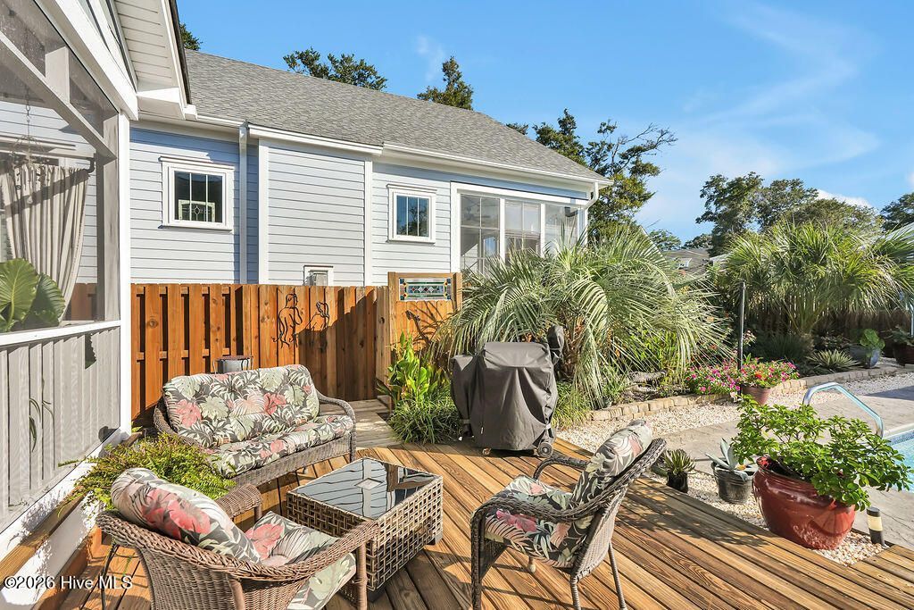 506 Quarter Master Drive Photo 37