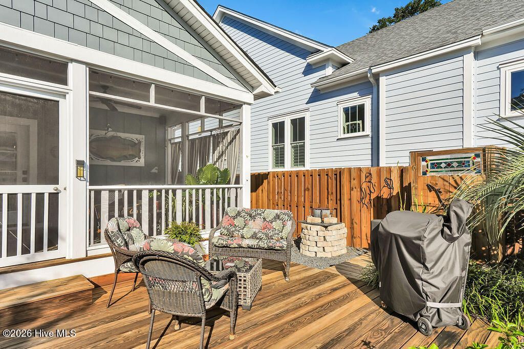506 Quarter Master Drive Photo 38