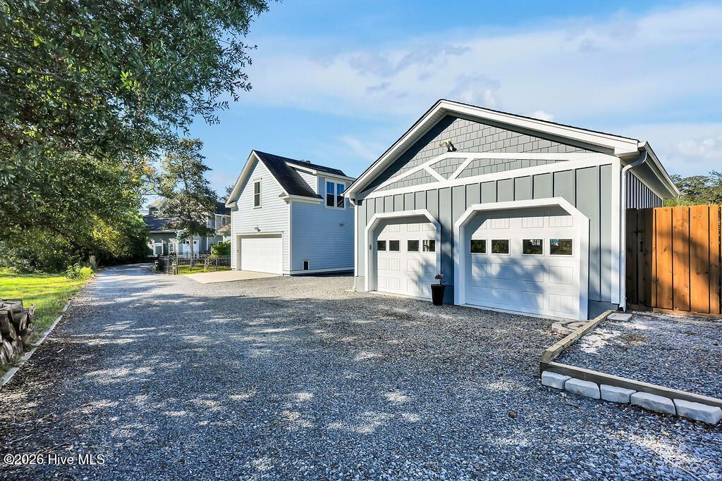 506 Quarter Master Drive Photo 52