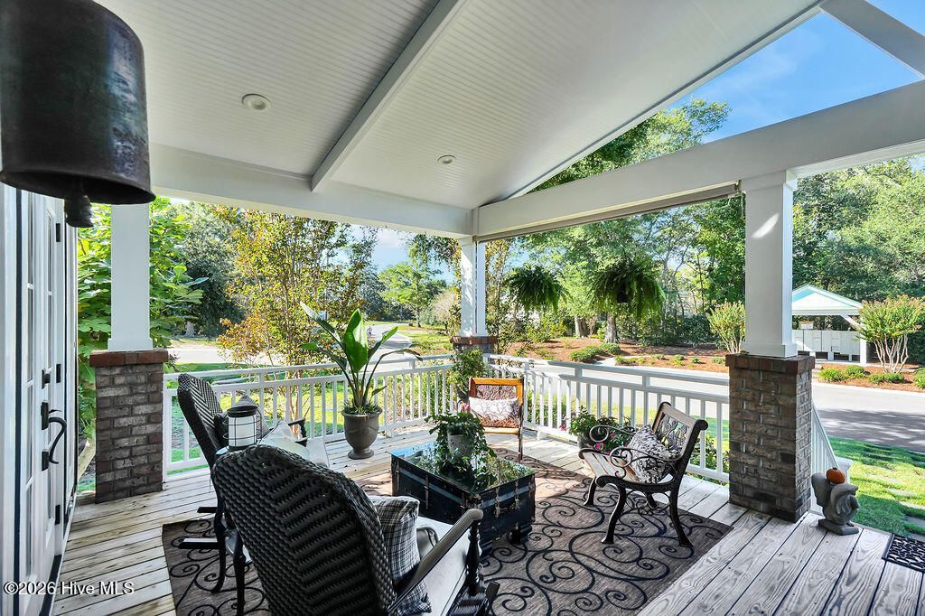 506 Quarter Master Drive Photo 6
