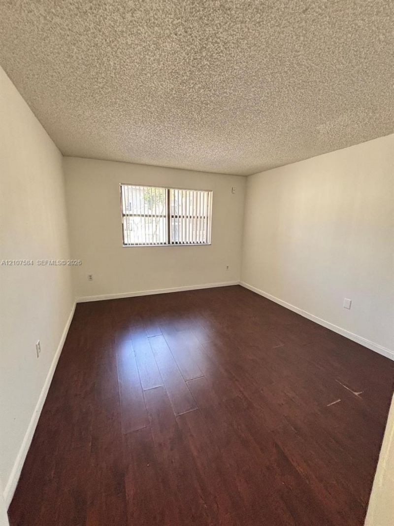 7220 NW 179th St , Unit 201, Hialeah, FL 33015 Photo