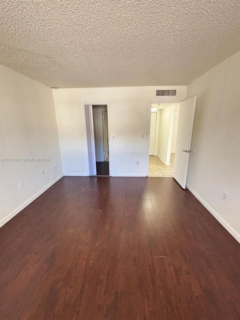 7220 NW 179th St , Unit 201, Hialeah, FL 33015 Photo