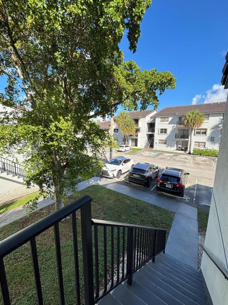 7220 NW 179th St , Unit 201, Hialeah, FL 33015 Photo