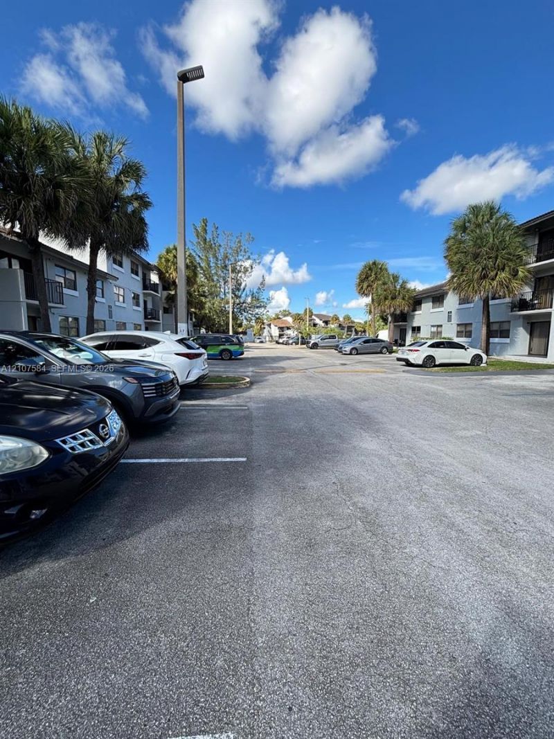7220 NW 179th St , Unit 201, Hialeah, FL 33015 Photo