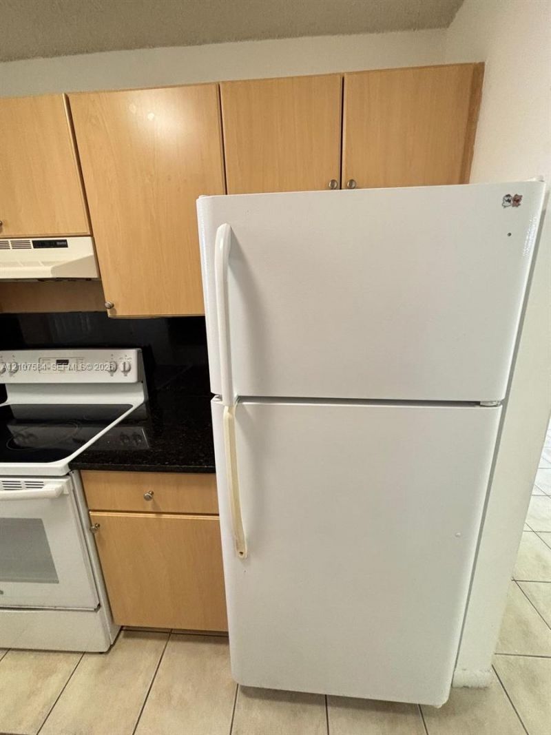7220 NW 179th St , Unit 201, Hialeah, FL 33015 Photo
