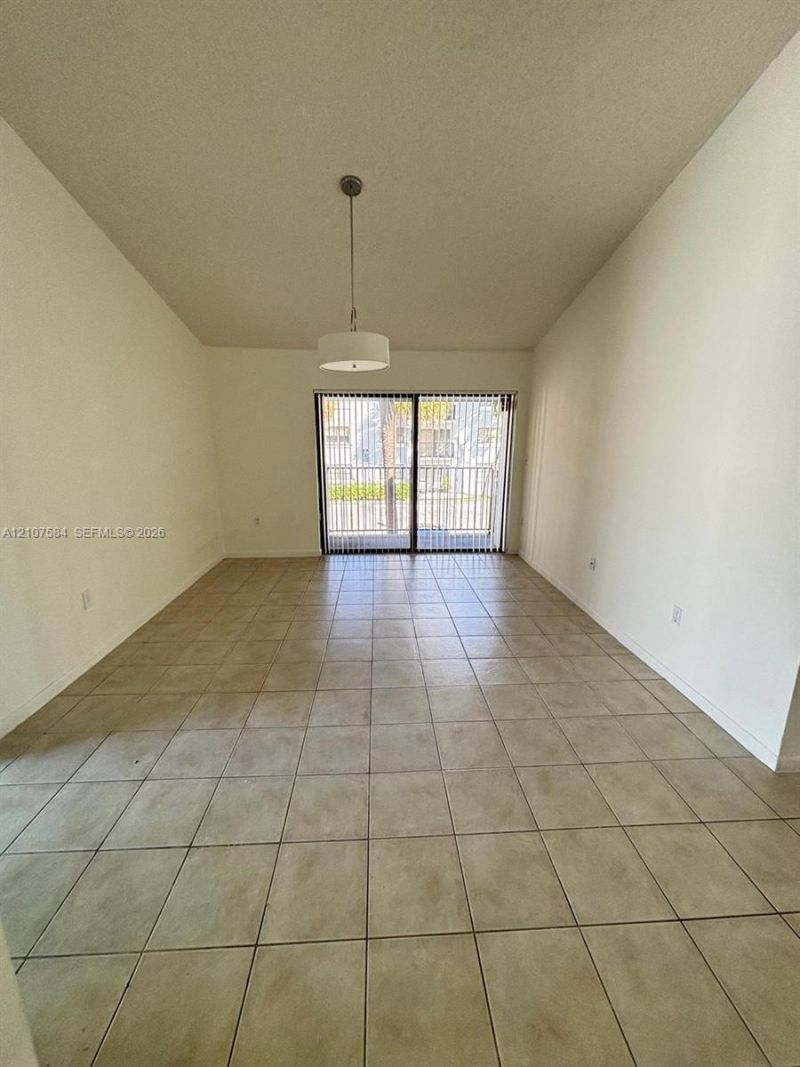 7220 NW 179th St , Unit 201, Hialeah, FL 33015 Photo