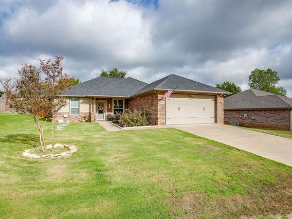 2204 Snake River Drive , Granbury, TX 76048