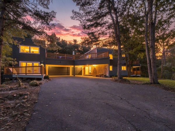 4 W Pleasant Lake Road , North Oaks, MN 55127