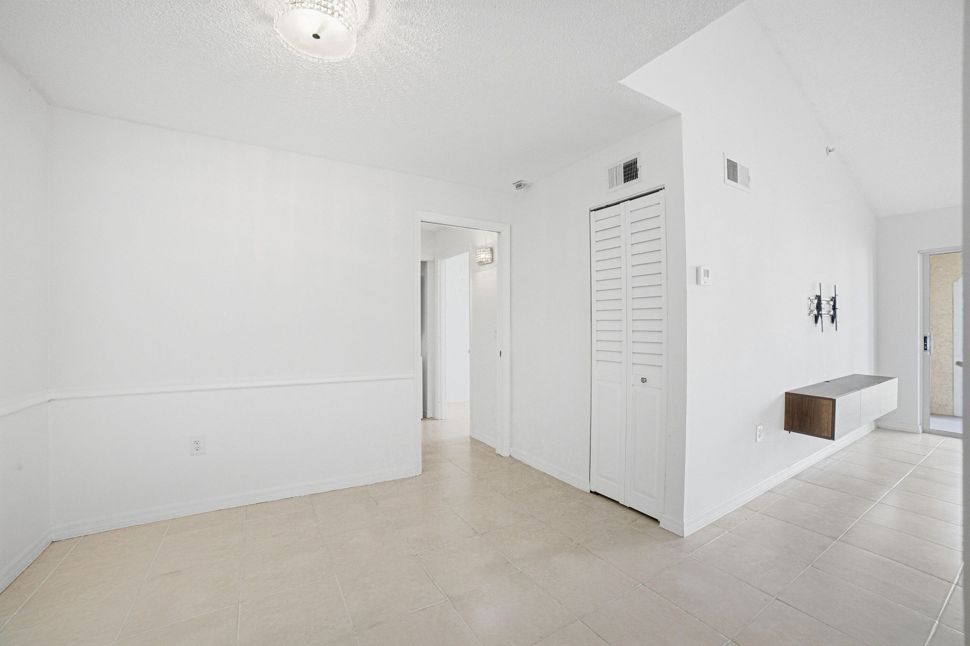 1743 Village Boulevard, Unit 304, West Palm Beach, FL 33409 Photo