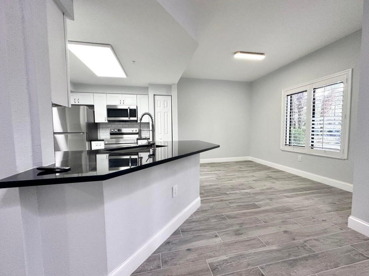 2730 Anzio Court, Unit 105, Palm Beach Gardens, FL 33410 Photo
