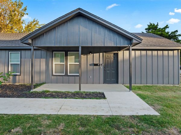 423 S Chickasaw Avenue , Bartlesville, OK 74003