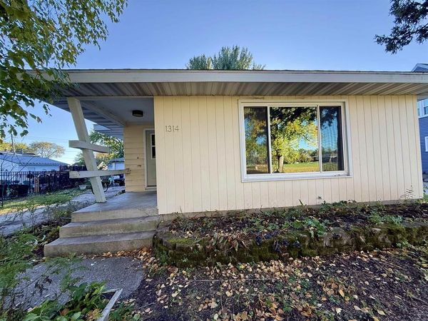 1314 Lasalle St, Janesville, WI 53546