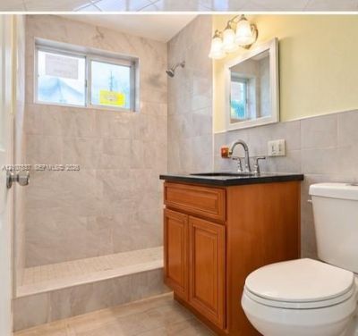 16000 NE 19th Pl, Unit 2, North Miami Beach, FL 33162 Photo