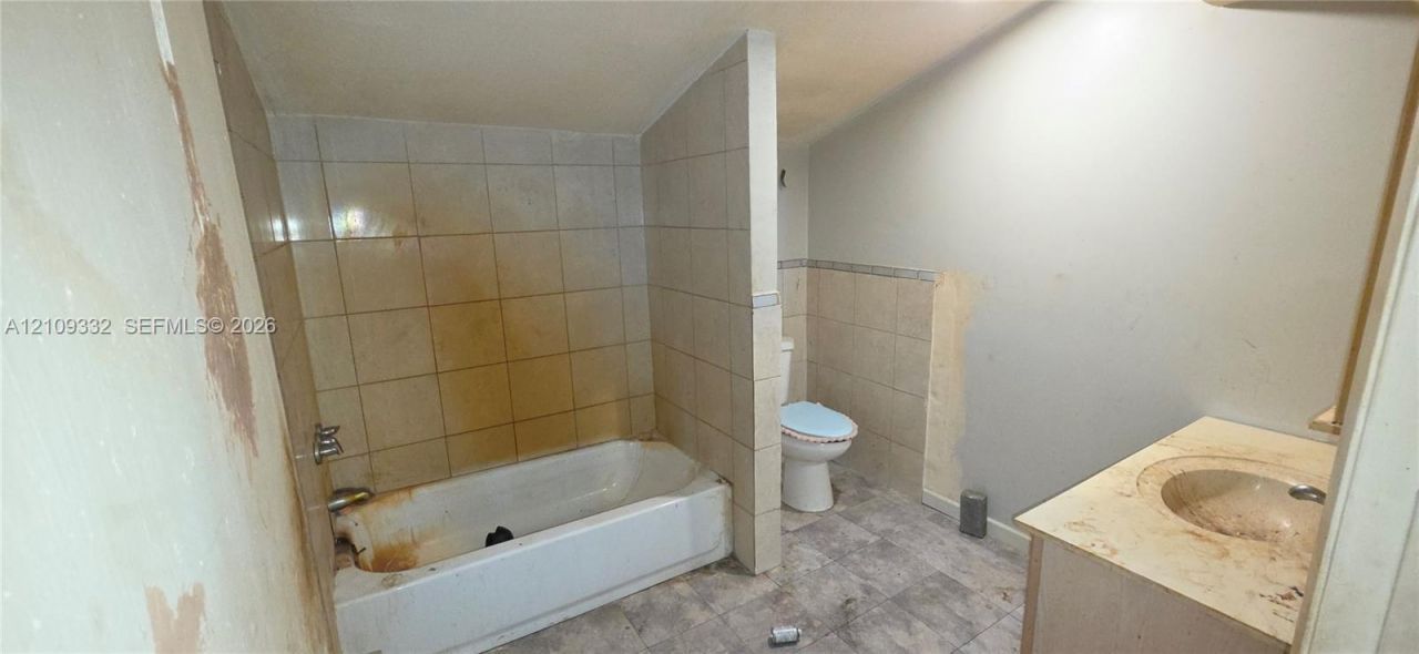 400 Peninsula Dr , Saint Lucie Village, FL 34946 Photo