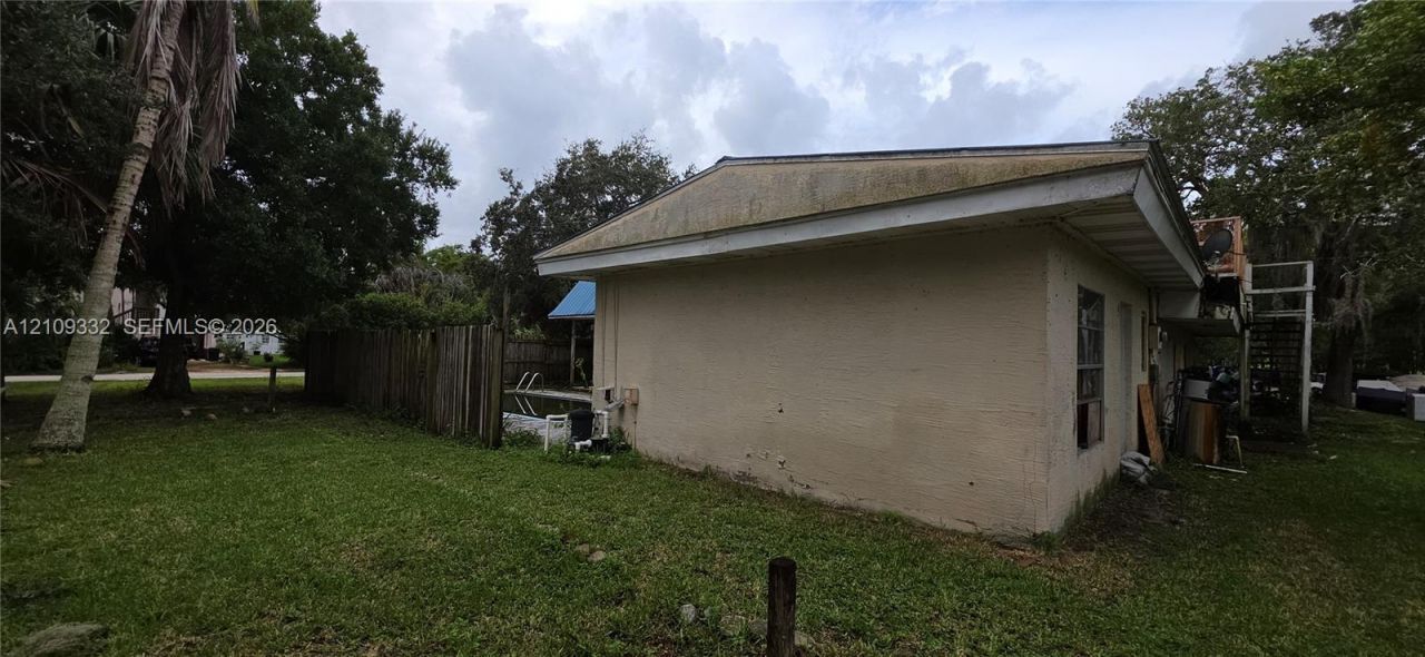 400 Peninsula Dr , Saint Lucie Village, FL 34946 Photo