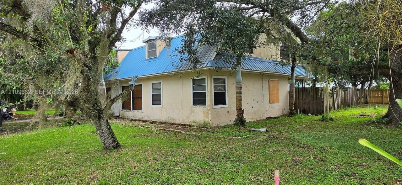 400 Peninsula Dr , Saint Lucie Village, FL 34946 Photo