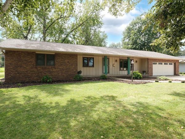 387 8th Street NE, Sioux Center, IA 51250