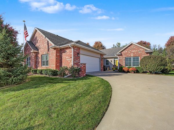 1976 NW 126th Street, Clive, IA 50325