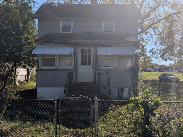 318 12th Street , East Moline, IL 61244