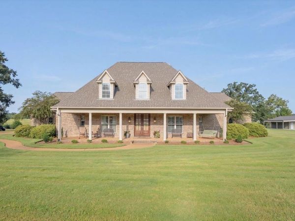 173 WINTER OAKS DR, Lamar, MS 38642