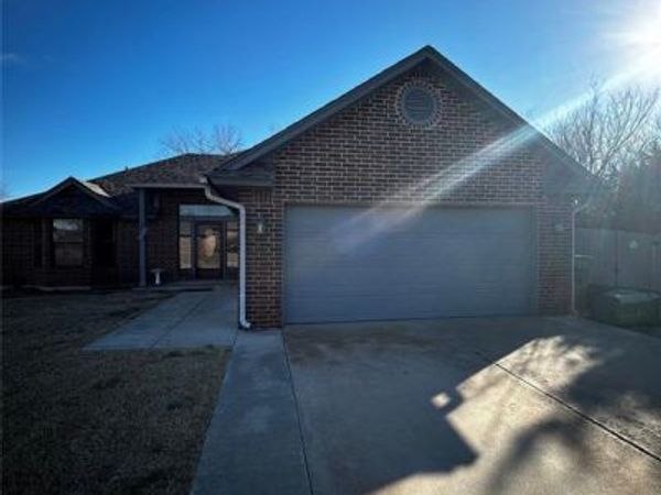 958 Hilltop Mansion , Yukon, OK 73099