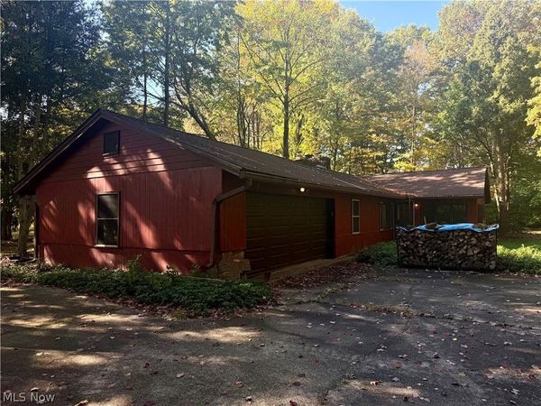 897 Ledge Road , Macedonia, OH 44056