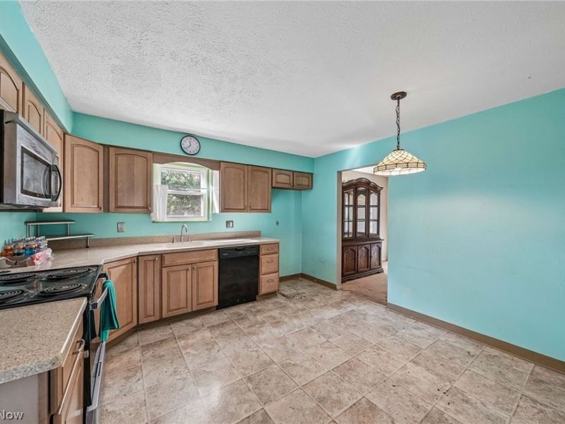 26961 Leenders Lane, North Olmsted, OH 44070 Photo 10