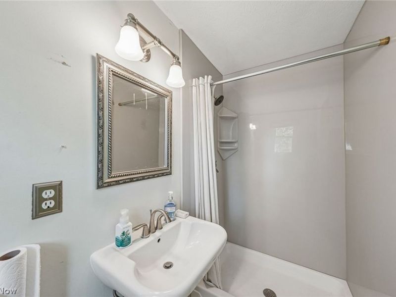 26961 Leenders Lane, North Olmsted, OH 44070 Photo 12