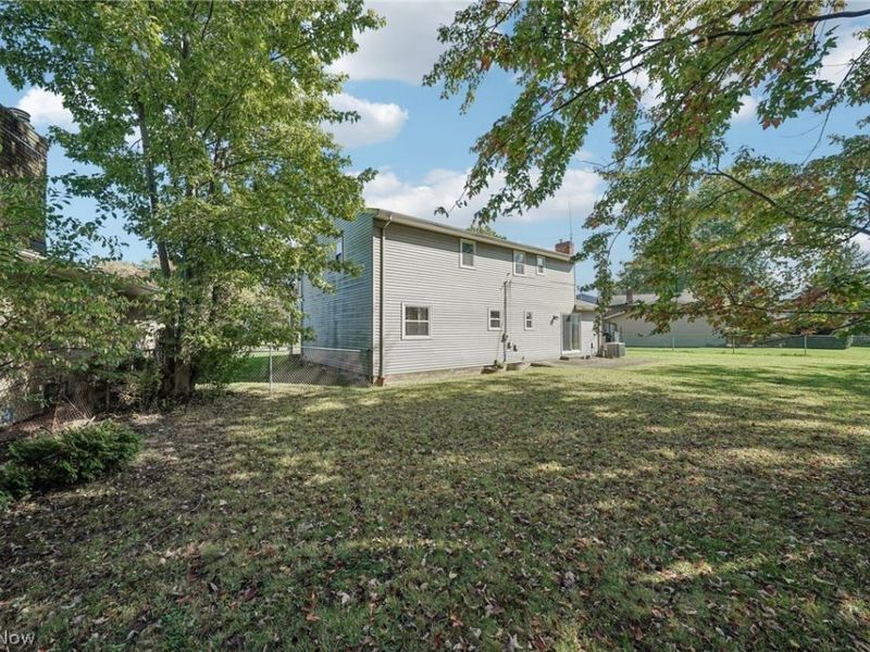 26961 Leenders Lane, North Olmsted, OH 44070 Photo 17