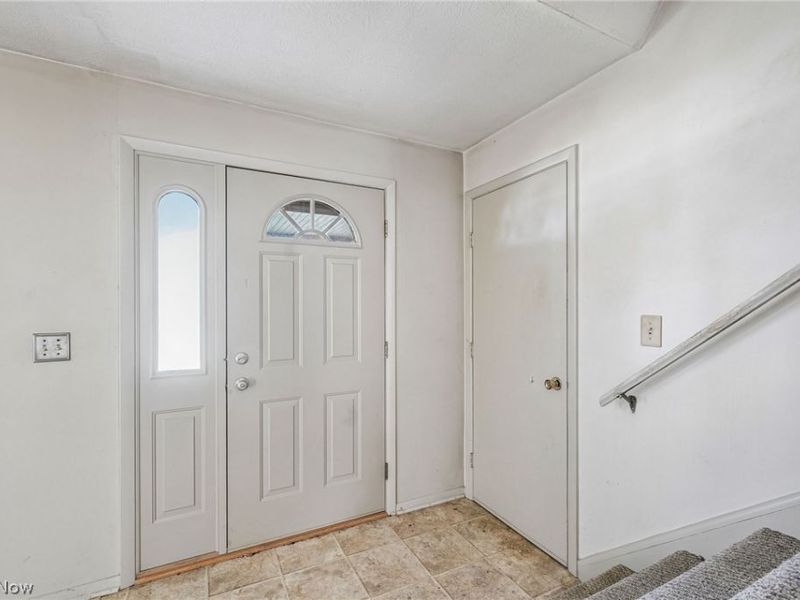26961 Leenders Lane, North Olmsted, OH 44070 Photo 5