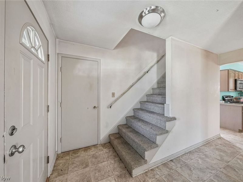 26961 Leenders Lane, North Olmsted, OH 44070 Photo 6