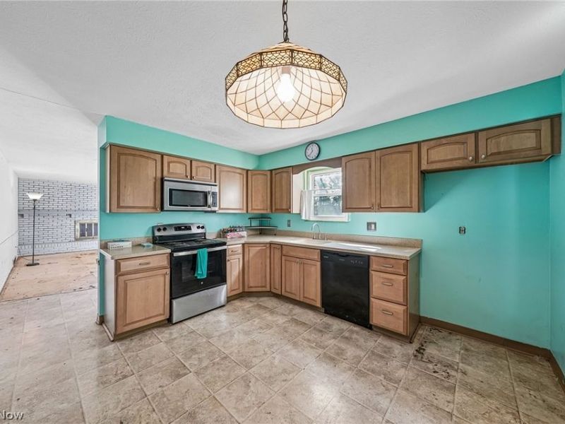 26961 Leenders Lane, North Olmsted, OH 44070 Photo 9